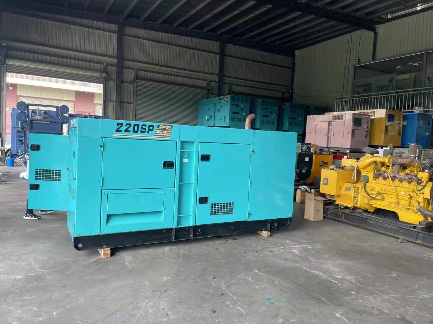 道里800kW 柴油发电机的输出电流波动范围是多少？