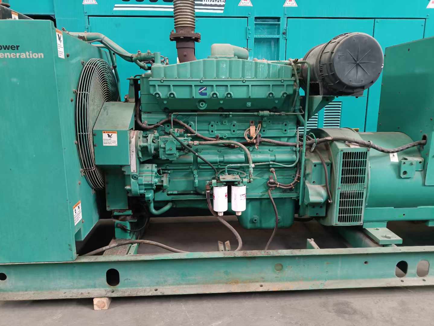 道里过载会对 600kW 柴油发电机组造成哪些损害？